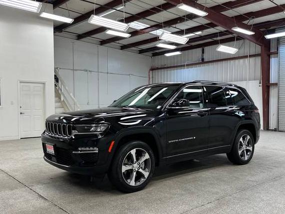 JEEP GRAND CHEROKEE 2023 1C4RJYB60P8785698 image